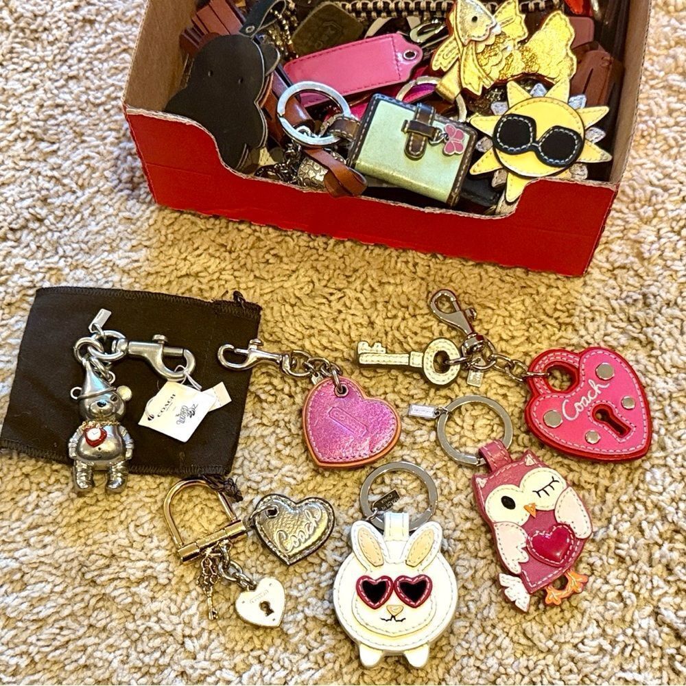 COACH LEATHER HEART BAG CHARM KEYCHAIN FOB HANGTAG STACKED 3D IRIDESCENT PINK - Picture 8 of 9